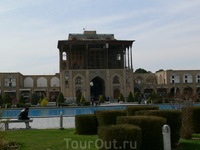 Исфахан
Официально это площадь известна как Площадь Имама, а ранее она называлась Площадью Шаха. Эта достопримечательность находится в центре Исфахана,