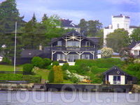 Дворцы и домики утопающие в зелени на берегу моря-это тоже Осло!
