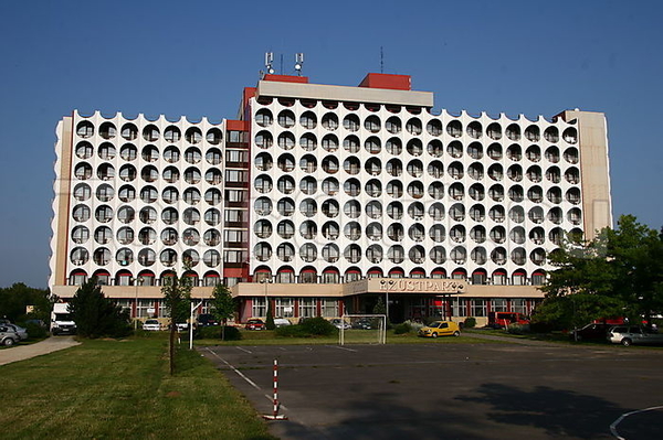 Hotel Ezustpart