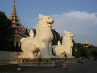 Мандалай, у подножия Mandalay Hill