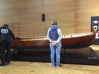 Все лодки в этом зале настоящие,  собраны  из коллекции как Морского музея Финляндии, так и Музея Кюменлааксо.
