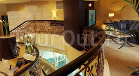 Al Murooj Rotana Hotel & Suites