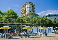 Фото отеля Lungomare Sabbiadoro Apt Фото отеля Lungomare Sabbiadoro Apt
