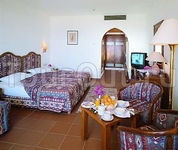 Domina Hotel & Resort Oasis