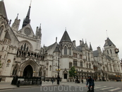 Интереснейшее и красивейшее сооружение, точнее комплекс зданий - The Royal Court of Justice на улице Стрэнд в центре Лондона, который был возведён в 1873—1882 ...