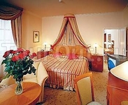 Hoffmeister Luxe
