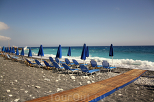 Холодное Ливийское море на южной стороне острова - освежающий презент для тех, кто прошел весь этот путь :)