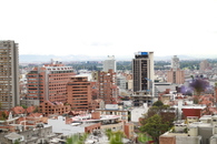 Вид из окна на столицу Колумбии Боготу