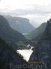 Вид со смотровой площадки на начало Naeroyfjorda.