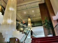 Люстры в отеле Сукхумвит (Бангкок)