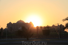 Закат в Абу-Даби. Пора домой. 