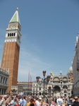 Колокольня собора San Marco. Попасть на нее не получилось - слишком огромная очередь желающих...