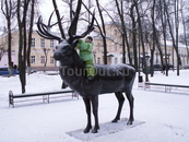 А это у них такой олень в парке (а дите опять не мое)