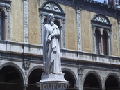 Памятник Данте на площади Синьории