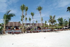 Iyara Beach Hotel & Plaza