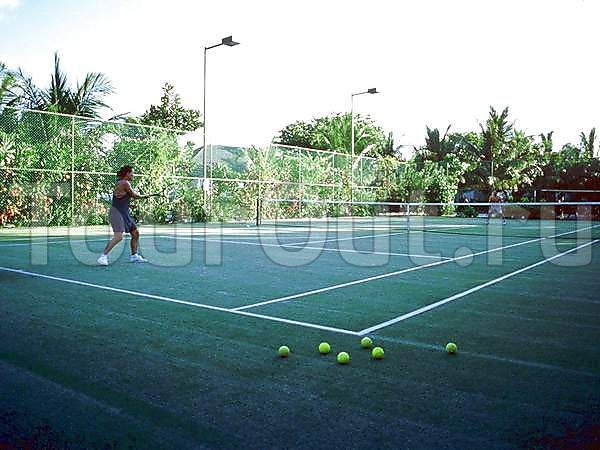 Lily Beach Resort & Spa At Huvahendhoo