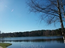 Озеро Друсконис недалеко от музея города Друскининкай и гостиницы Иволита