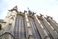 часовня Сент-Шапель (Sainte Chapelle) Сент-Шапель интересна не только внутри, но и снаружи. Eе изящный шпиль поднимается на высоту 33 метра, а на крыше ...
