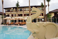 Iyara Beach Hotel & Plaza