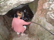 Спуск в Скельскую пещеру