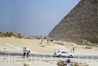 У подножия пирамиды Хеопса