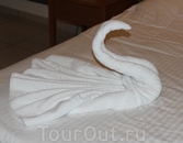 Приятно, когда по возвращению в номер по кровати плывет лебедь -  всего-то за 2 евро, оставленные на столе.