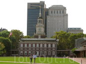 Индепенденс-Холл - историческое место! 4 июля 1776 года (День независимости) здесь была принята Декларация независимости. В 1781 году в этом здании были ...