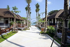 Iyara Beach Hotel & Plaza