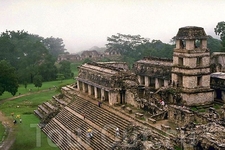 Древние руины города майя.