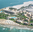 Фото Al Hamra Fort & Beach Resort