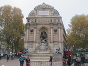 фонтан на площади Сен-Мишель