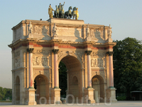 Площадь и Триумфальная арка Карузель