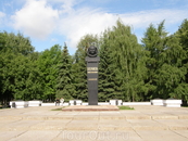 Памятник космонавту П. Беляеву