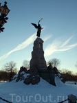 Памятник "Русалка",посвященный затонувшему в самом начале 20-ого века в  Таллиннском заливе одноименному броненосцу.