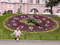 Цветочные часы в Александровском парке