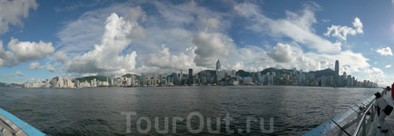 Дневная панорама Гонконга с видом на Central с Аллеи Звезд...