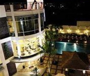 Avenue Plaza Hotel