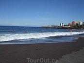 Пуэрто де ля Крус. Плайа Хардин - пляж с черным песком вулканического происхождения.