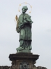 Самая старая и знаменитая композиция на Карловом мосту - скульптура Яна Непомуцкого