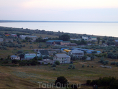 Вид на поселок Новоотрадное с близлежащих холмов