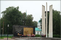 монумент в честь подвига городчан в ВОВ