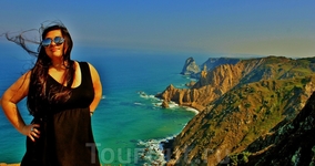 Мыс Рока (Cabo da Roca) — самая западная точка Евразии. Португальский поэт Луис Камоэнс сказал о мысе Рока: "Это место, где земля кончается и начинается ...