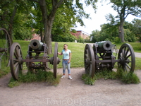 Исторические орудия в крепости Суоменлинна