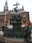 Фонтан Дракон на ратушной площади