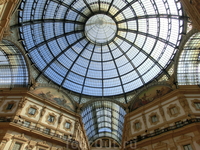 Галерея была построена по проекту архитектора Джузеппе Менгони в 1865—1877 гг. с применением революционного для того времени архитектурного решения: крыша ...