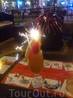 Это первый день в Греции, накануне у меня был день рождения, поэтому решила отпраздновать его нарядным коктейльчиком :)