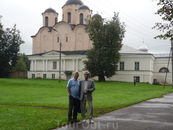 На  территории  Ярославова   Дворища,  в  летописях  Ярославов  Двор  именуется как " княжий  двор ". На заднем  плане  Николо Дворищенский Собор.Обратная ...