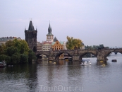 Ка́рлов мост — мост в Праге через реку Влтава, соединяет районы Праги Малая Страна, и Старе Место. Построен в эпоху Средневековья. На мосту расположены ...