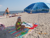 Моя дочка на городском пляже