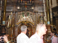 Вход в Кувуклию.